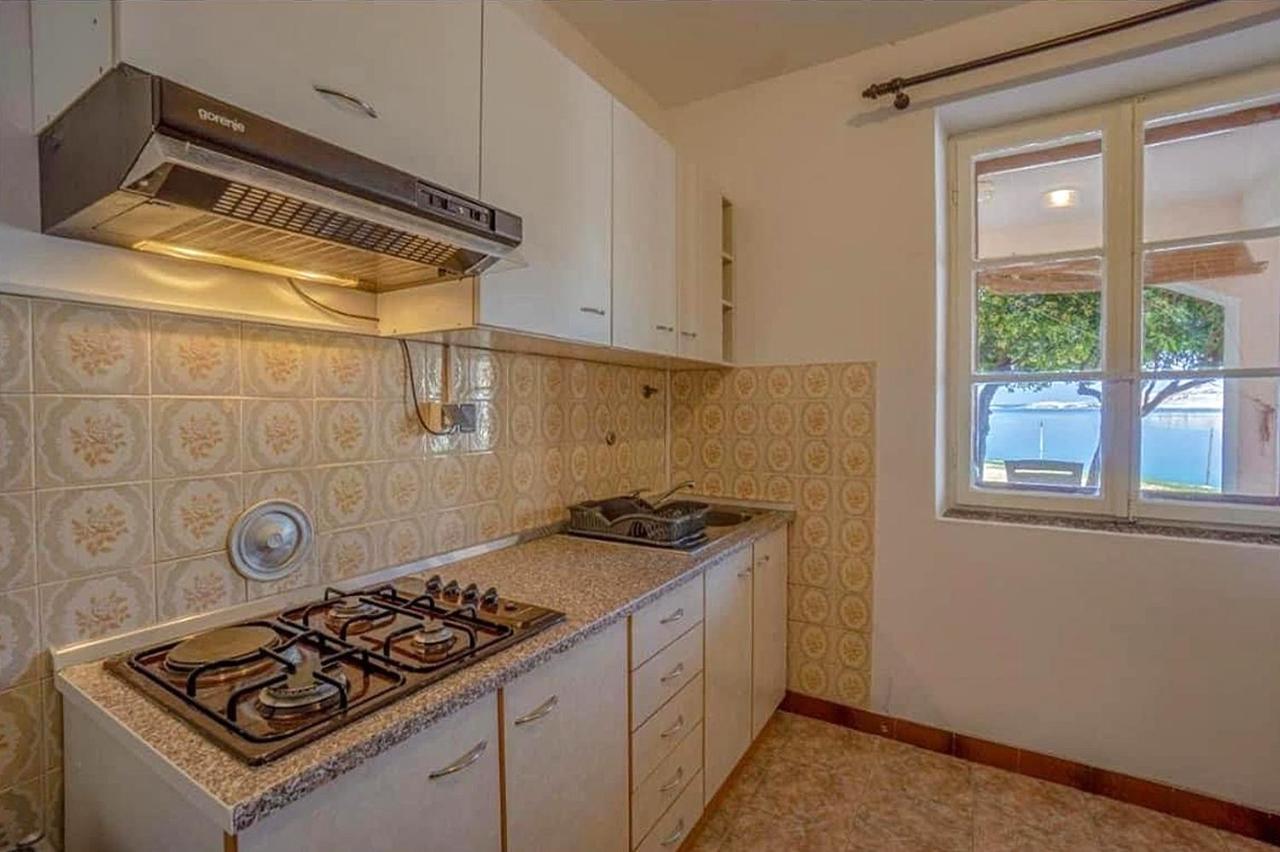 Apartments By The Sea Metajna, Pag - 6465 ภายนอก รูปภาพ