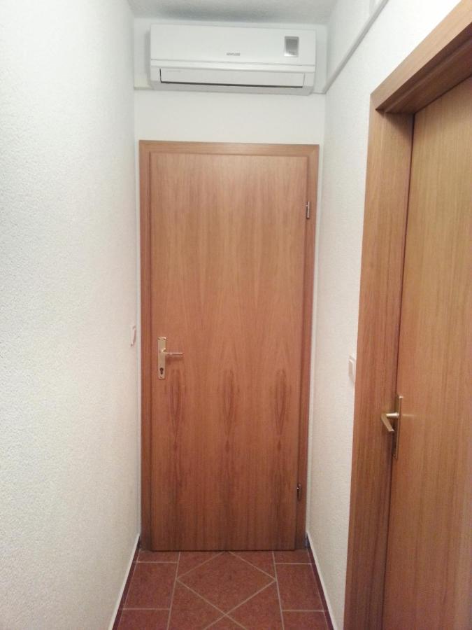 Apartments By The Sea Metajna, Pag - 6465 ภายนอก รูปภาพ