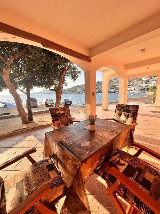 Apartments By The Sea Metajna, Pag - 6465 ภายนอก รูปภาพ